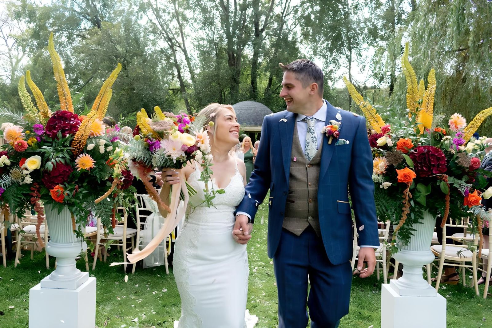 7 Mistakes Brides Make When Choosing Their Wedding Flowers – And How to Avoid Them 1 Runway 2024 11 12T19 23 08.515Z Upscale Image Upscaled Image 1920 x 1280 6ca38b90